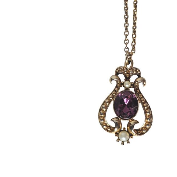 Vintage AVON Gold Purple Pendant Necklace Pearl Victorian Crest Amethyst Stone - Picture 3 of 6